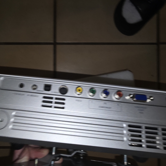 Optoma New In Box Projector With Mount - Picture 11 of 13